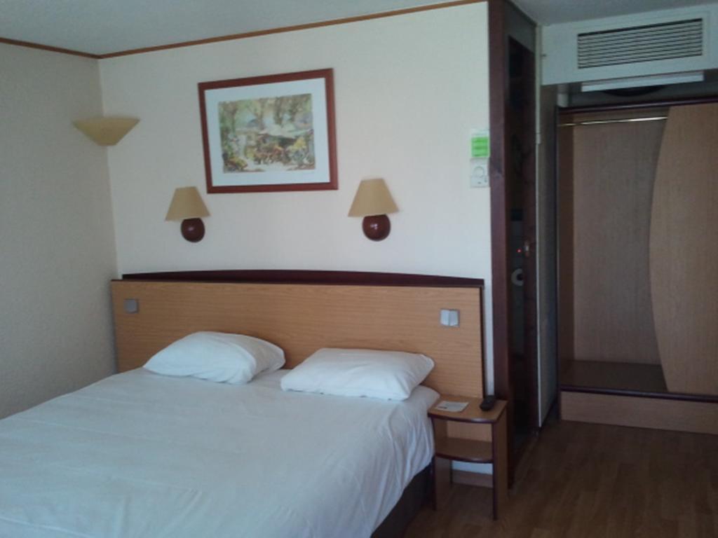 Campanile Bordeaux Ouest - Le Bouscat Otel Oda fotoğraf